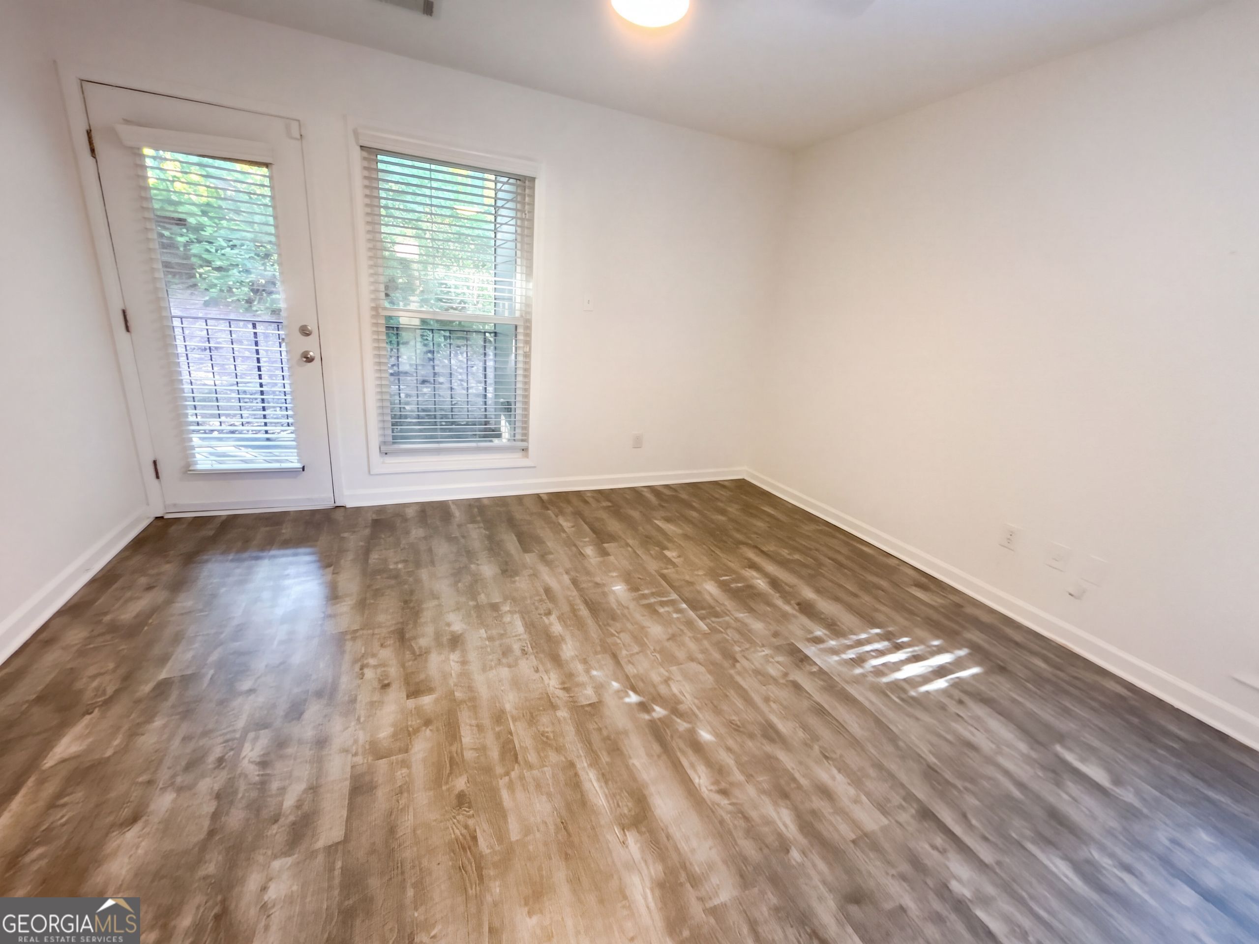 1113 Lake Pointe Circle Roswell GA 30075