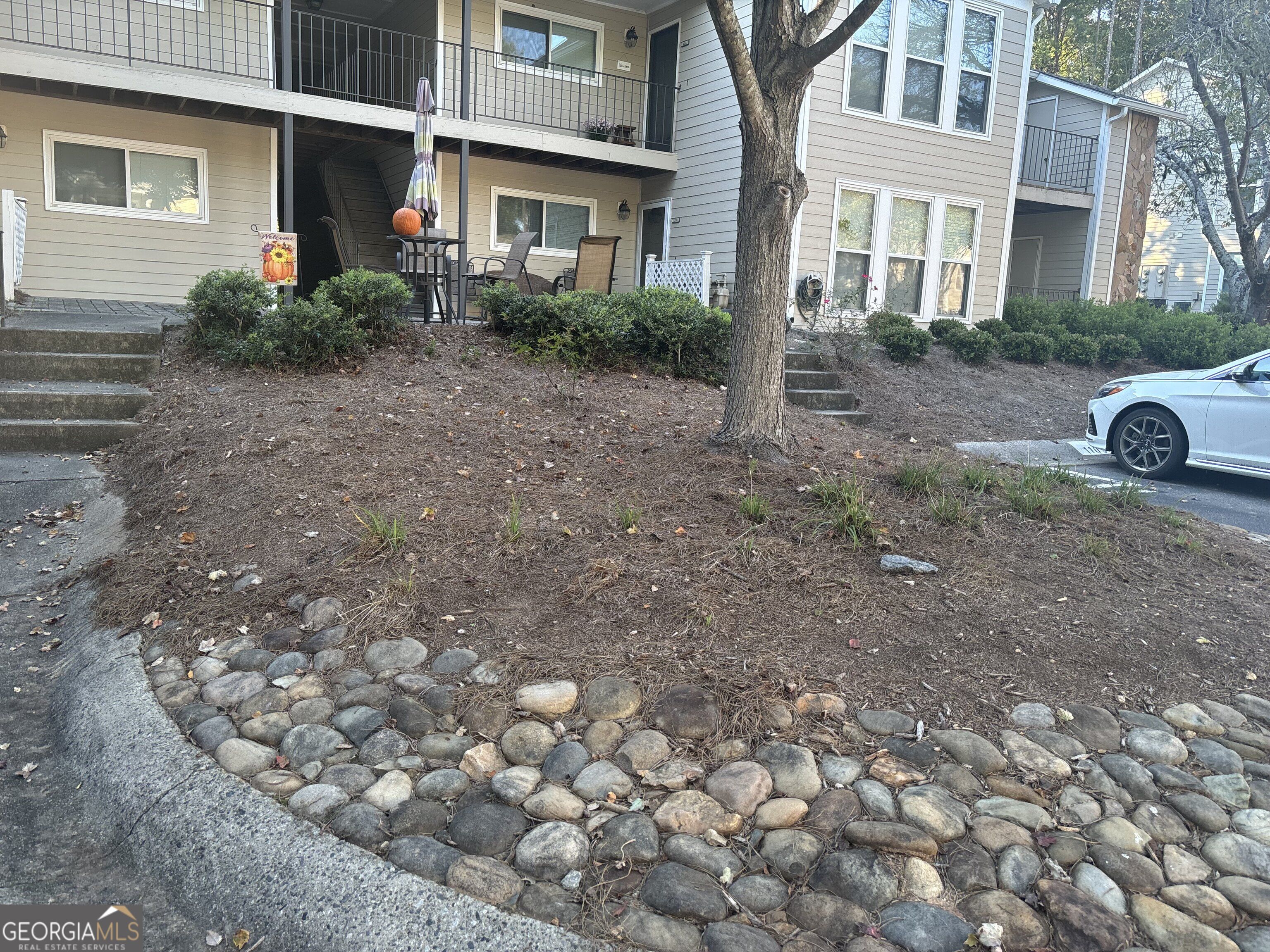 1113 Lake Pointe Circle Roswell GA 30075