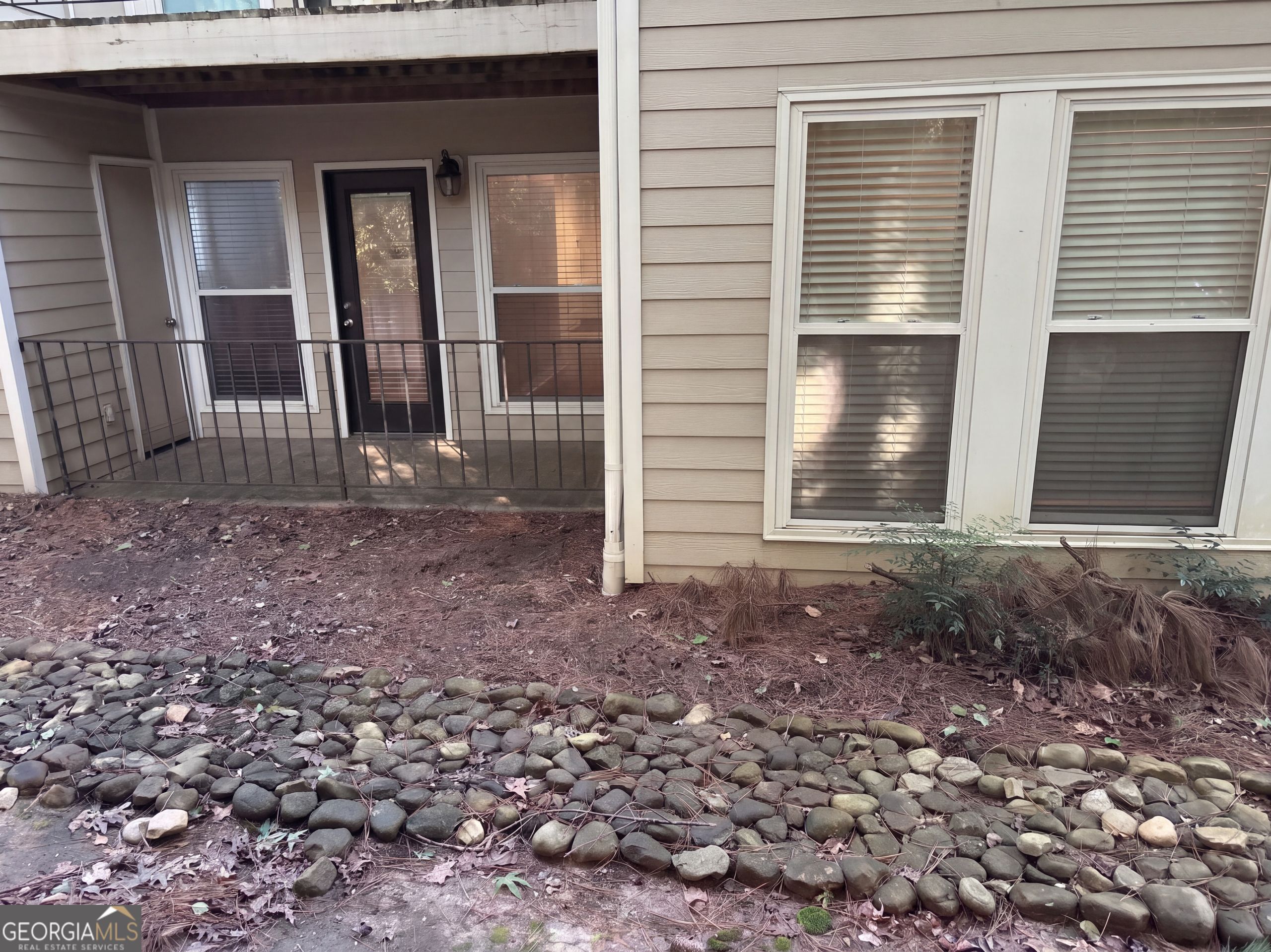 1113 Lake Pointe Circle Roswell GA 30075