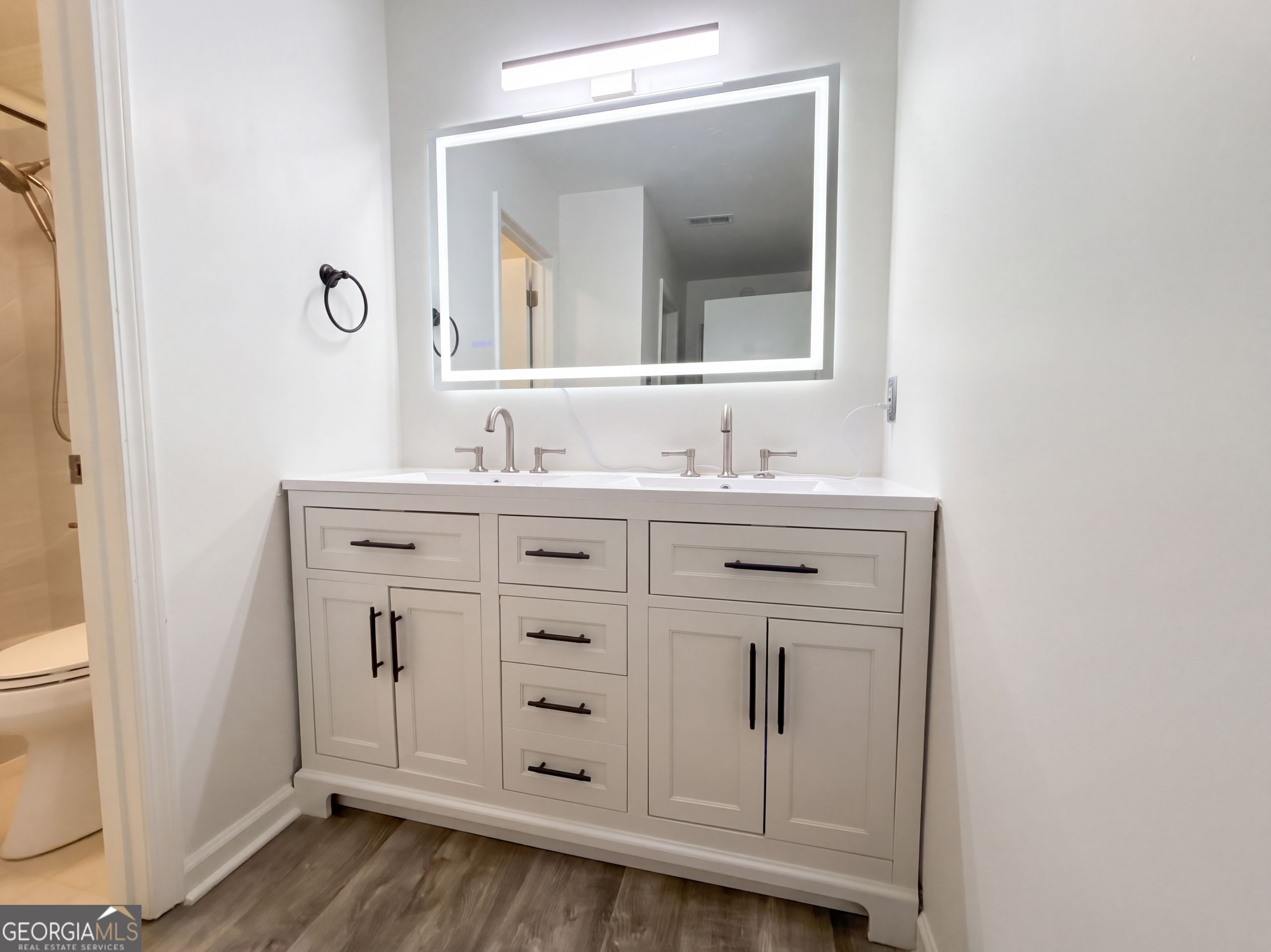 1113 Lake Pointe Circle Roswell GA 30075