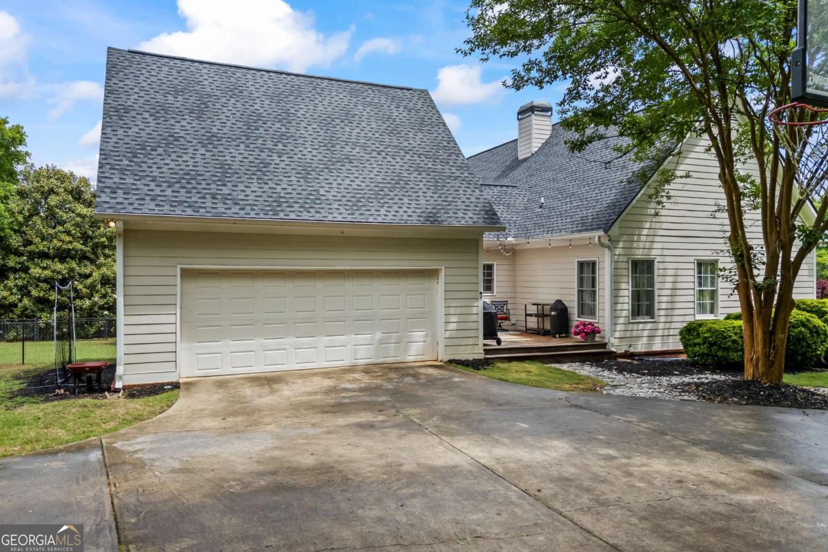 1080 Lakeside Court Bishop GA 30621