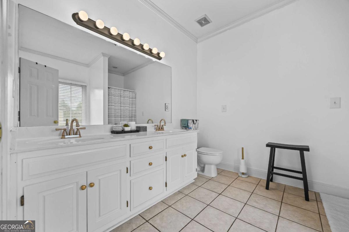 1080 Lakeside Court Bishop GA 30621