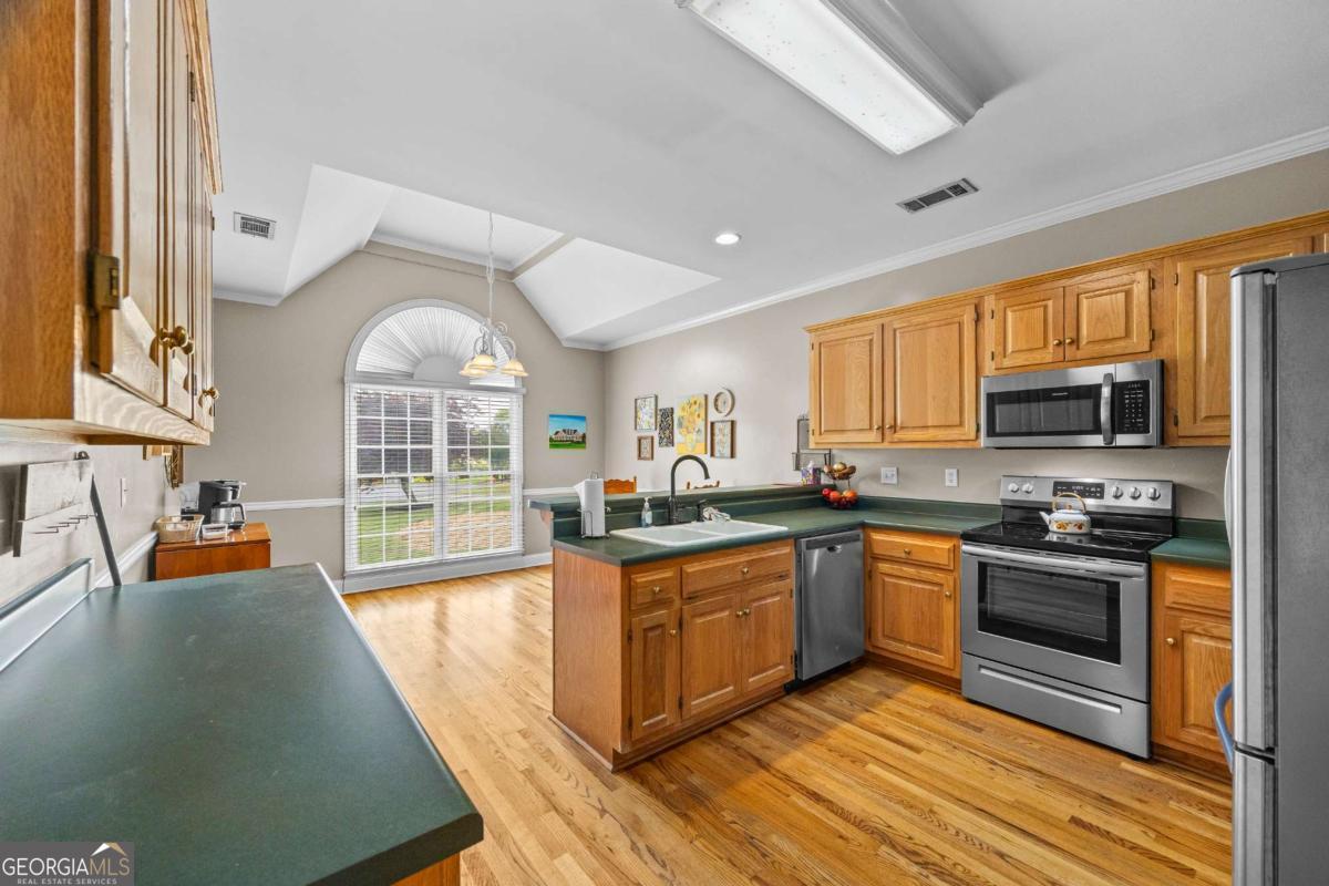 1080 Lakeside Court Bishop GA 30621