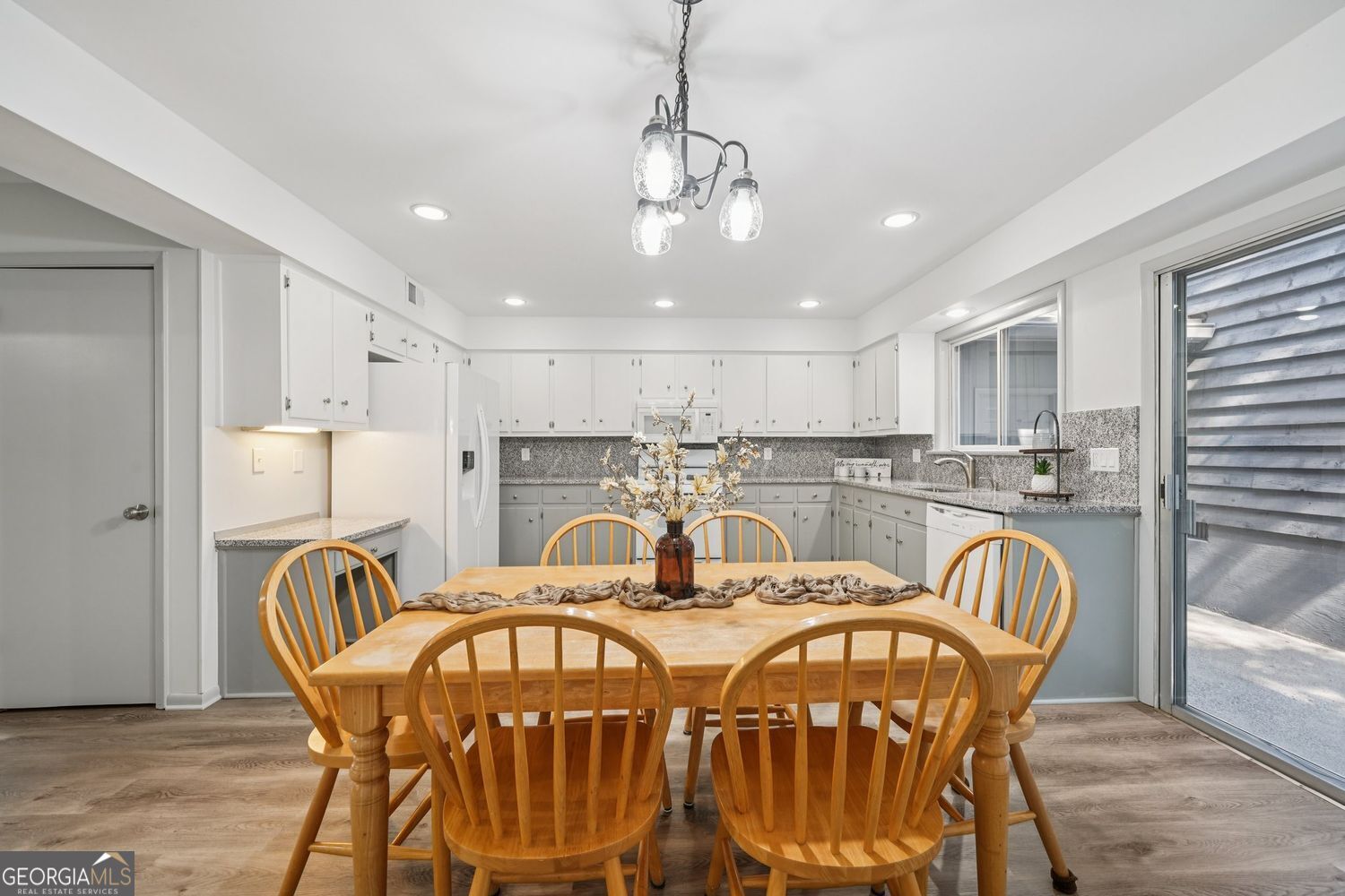 230 Lakeview Ridge E Roswell GA 30076