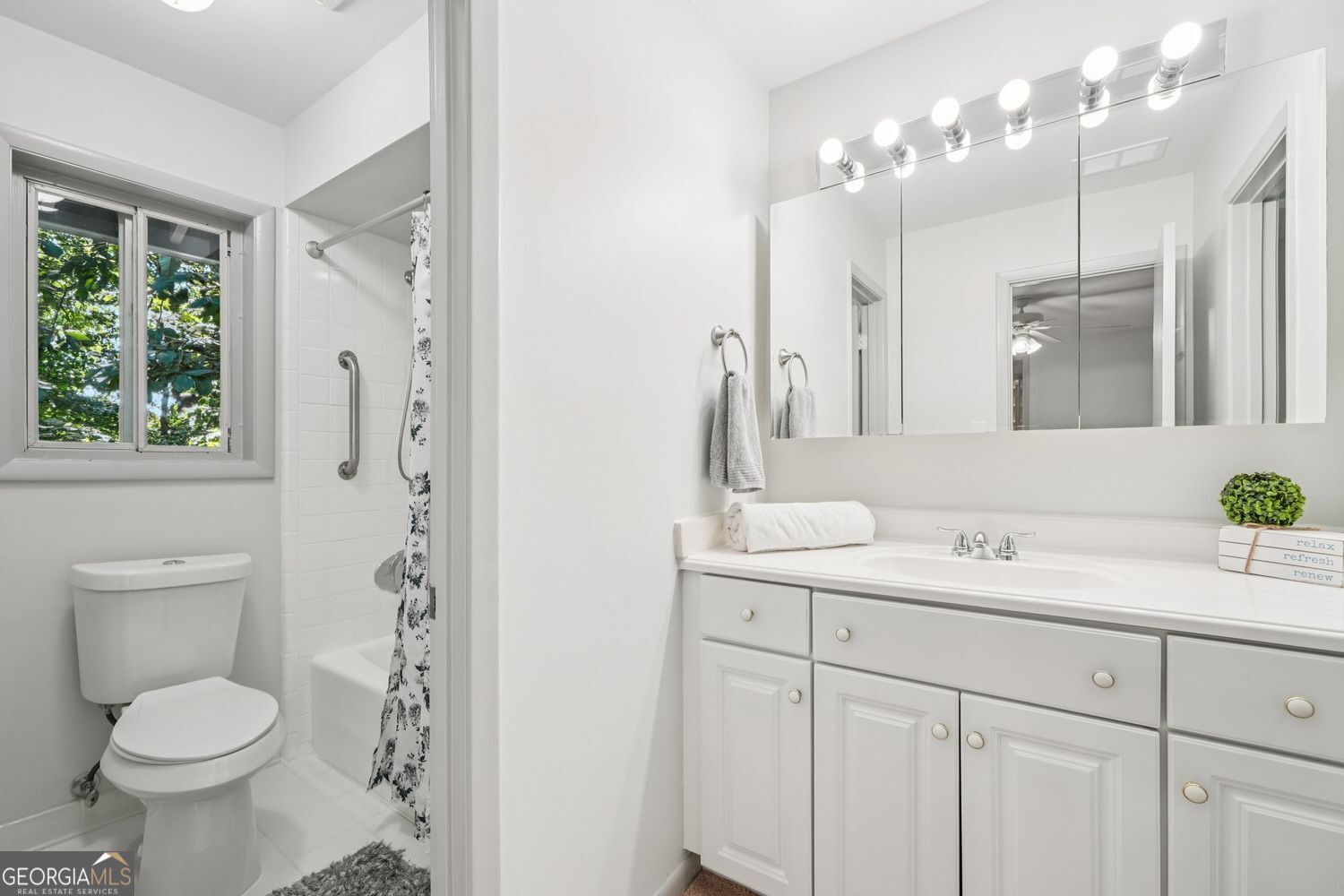 230 Lakeview Ridge E Roswell GA 30076