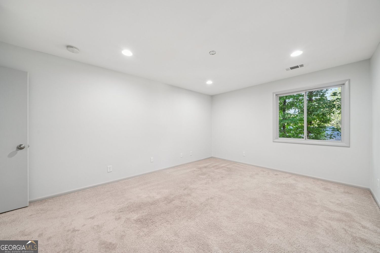 230 Lakeview Ridge E Roswell GA 30076