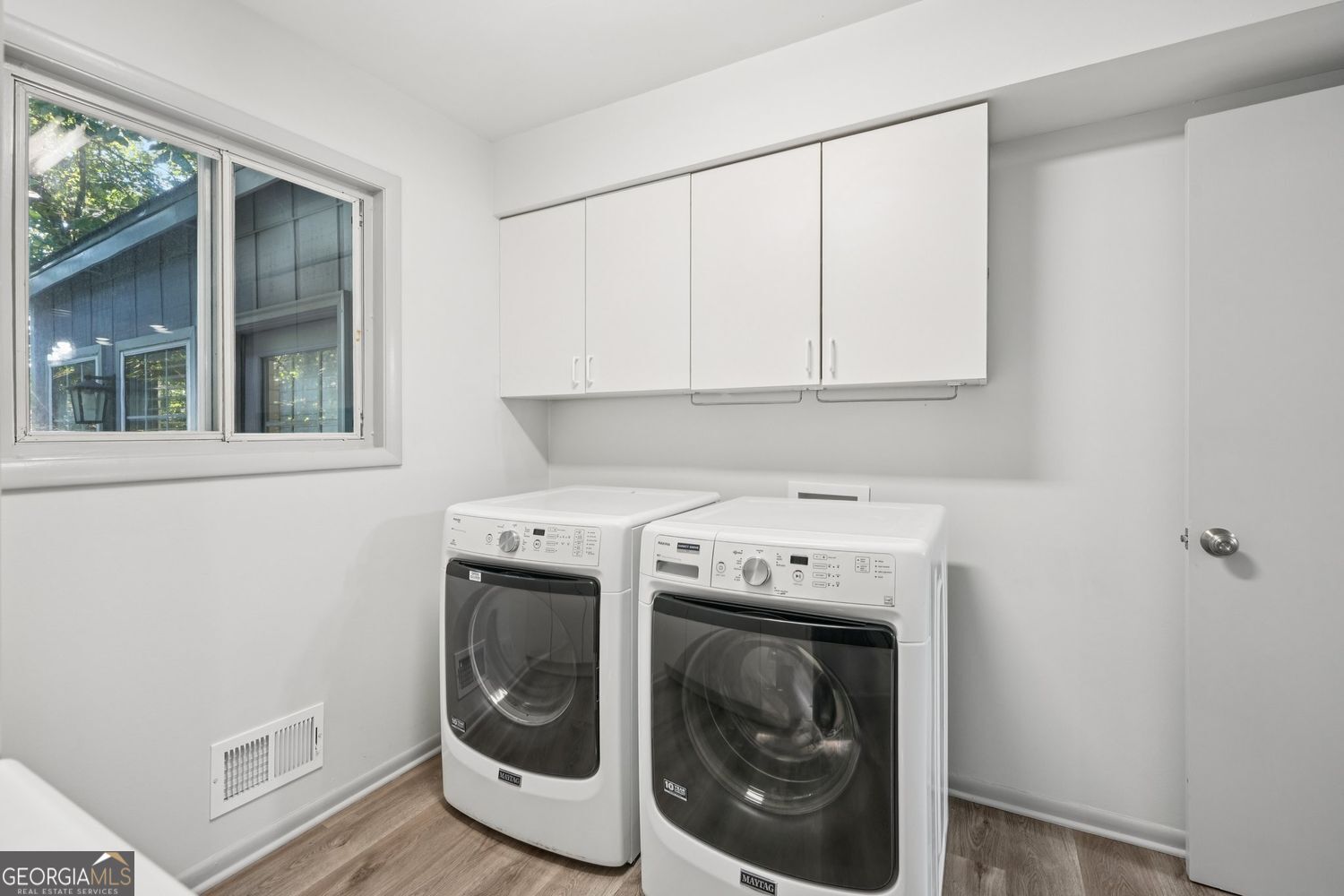 230 Lakeview Ridge E Roswell GA 30076