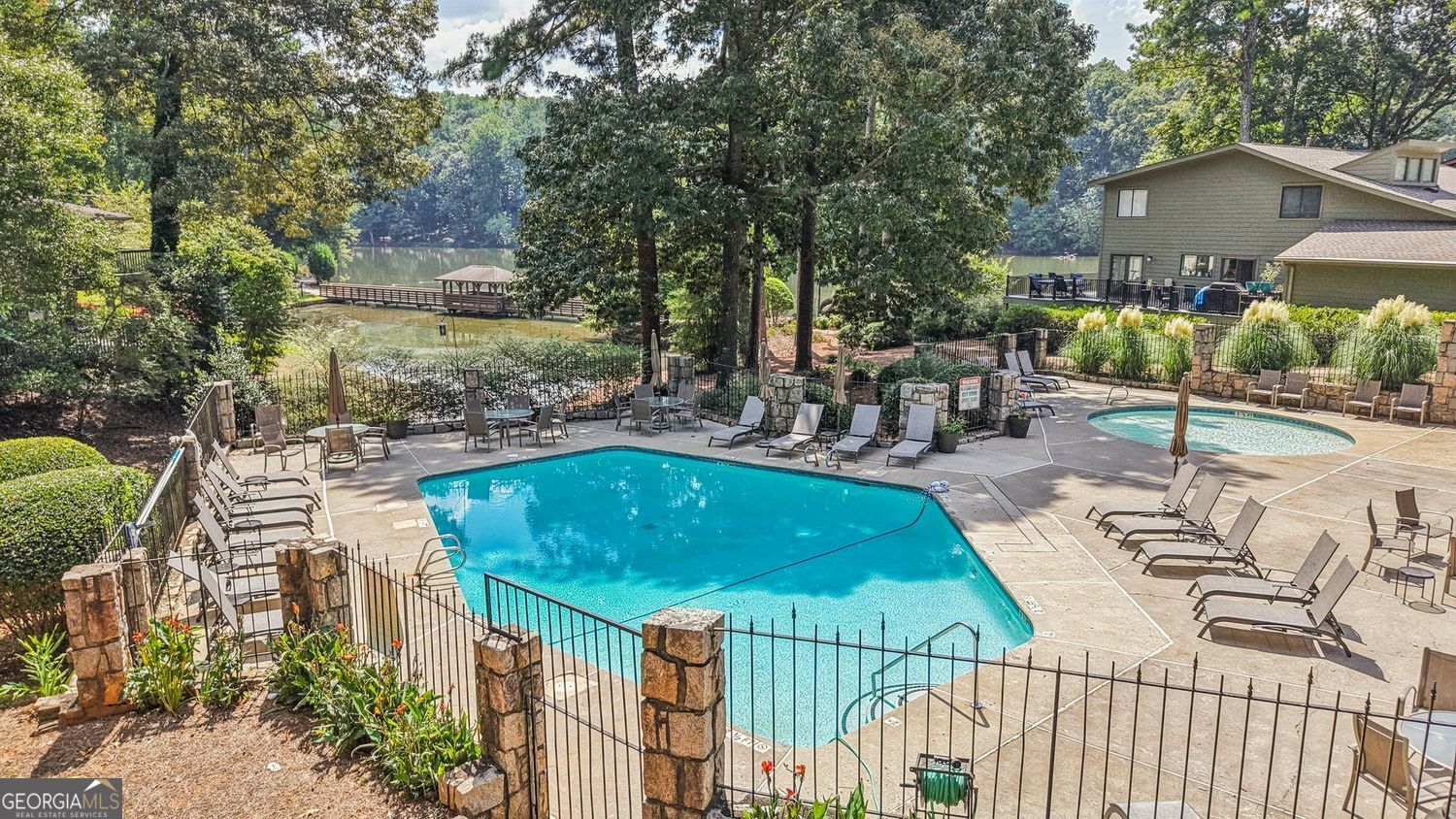 230 Lakeview Ridge E Roswell GA 30076