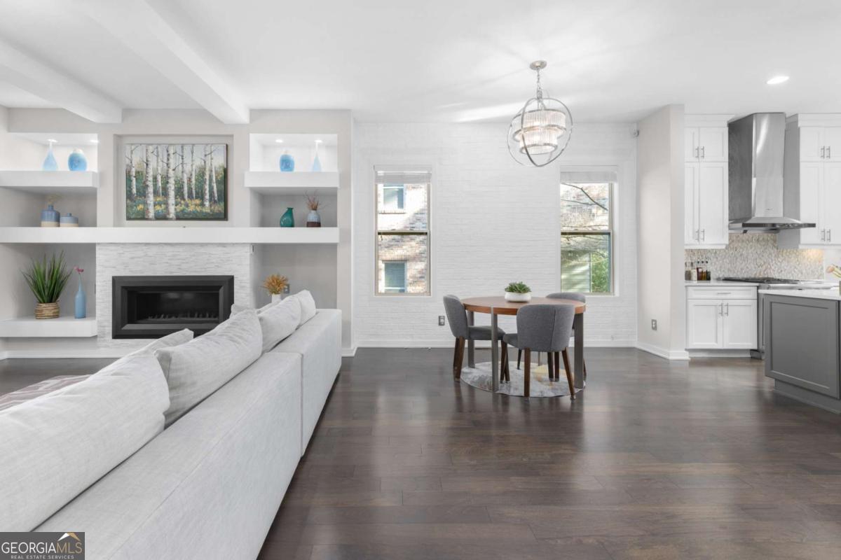 823 Canterbury Overlook Atlanta GA 30324