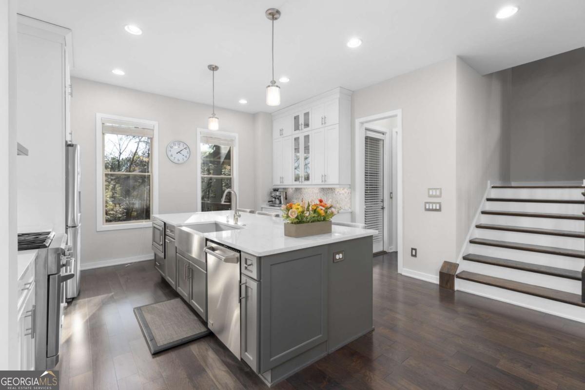 823 Canterbury Overlook Atlanta GA 30324