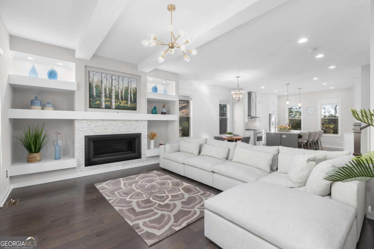 823 Canterbury Overlook Atlanta GA 30324