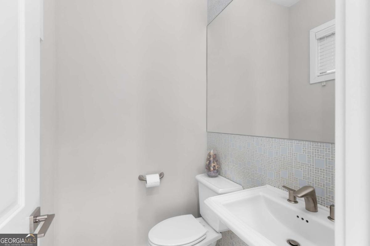 823 Canterbury Overlook Atlanta GA 30324