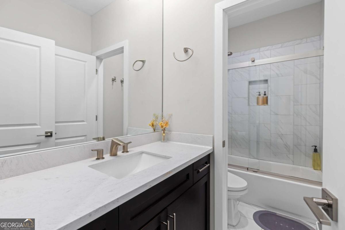 823 Canterbury Overlook Atlanta GA 30324
