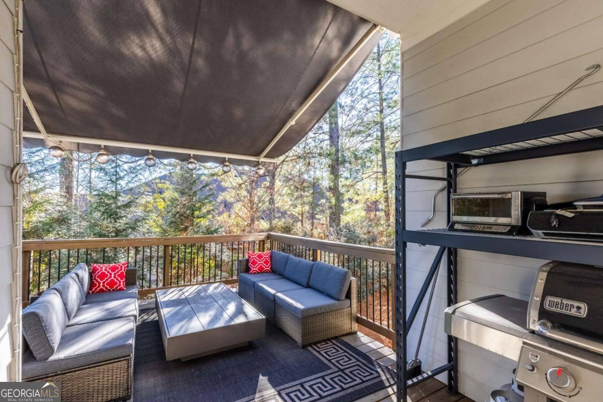 823 Canterbury Overlook Atlanta GA 30324