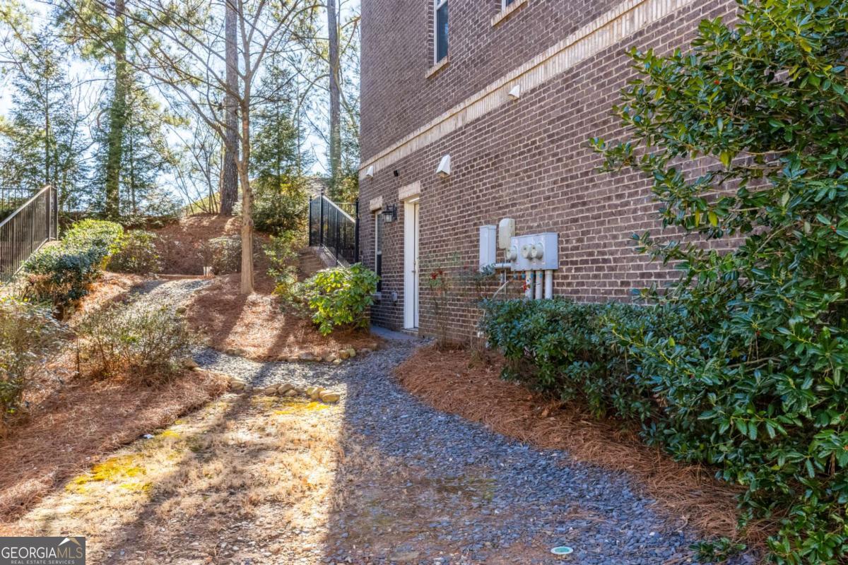 823 Canterbury Overlook Atlanta GA 30324