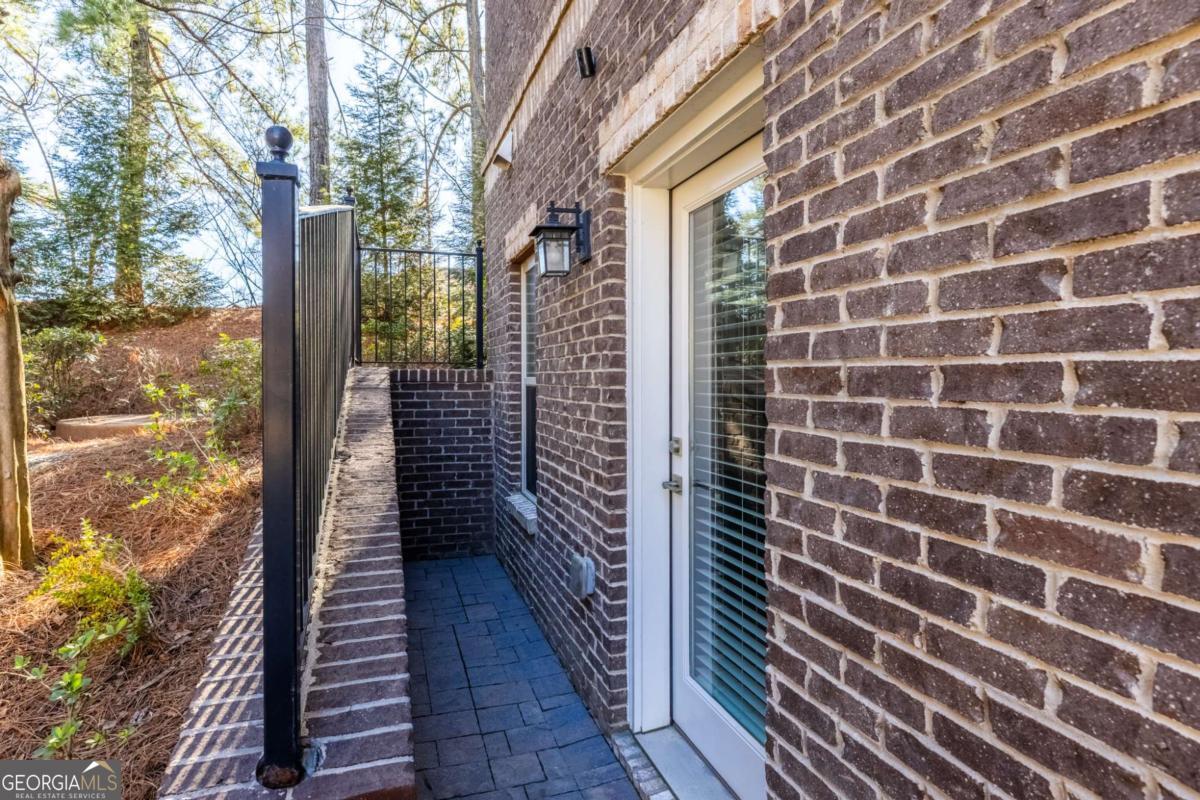 823 Canterbury Overlook Atlanta GA 30324