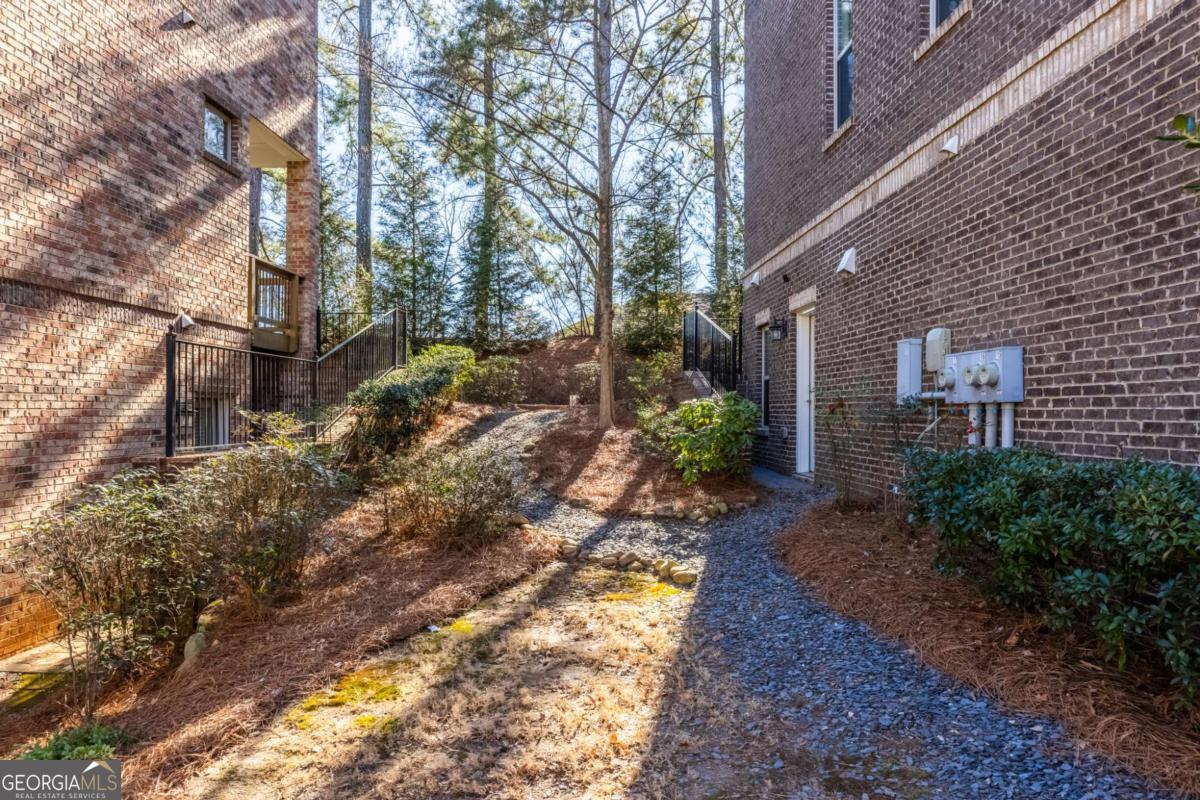 823 Canterbury Overlook Atlanta GA 30324