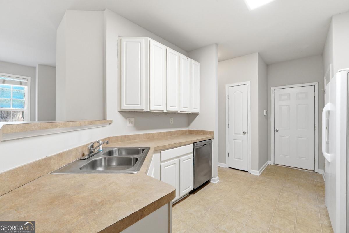 1006 Ivydale Circle Lawrenceville GA 30045