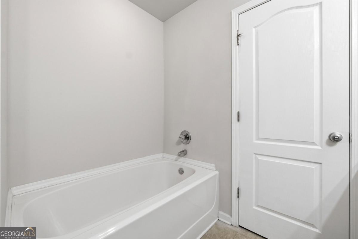 1006 Ivydale Circle Lawrenceville GA 30045