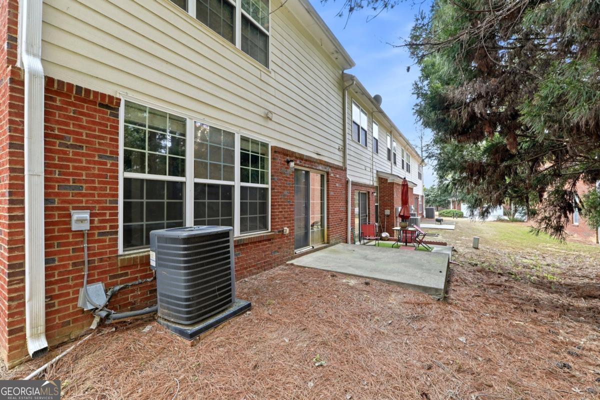1006 Ivydale Circle Lawrenceville GA 30045