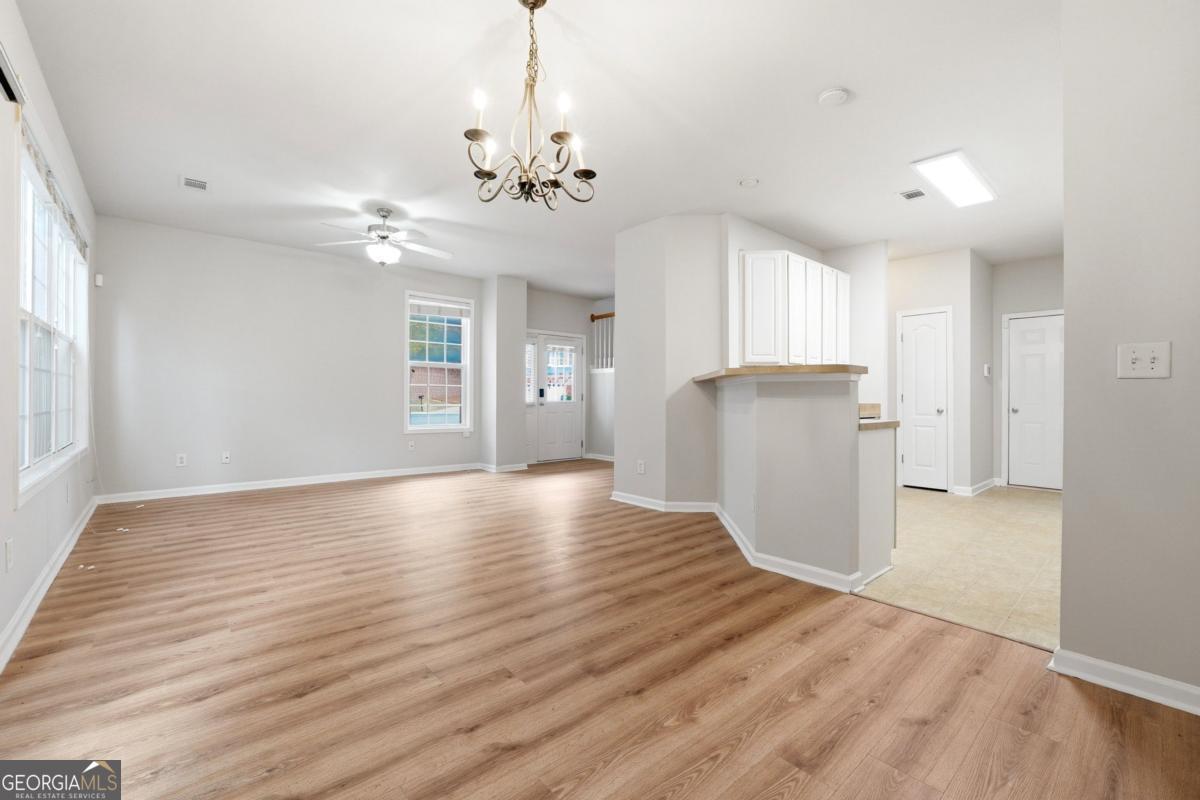 1006 Ivydale Circle Lawrenceville GA 30045