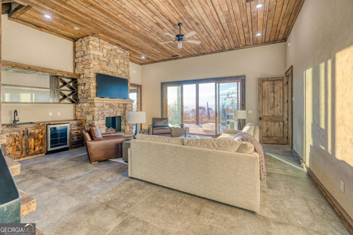 18 Wawayanda Drive Mineral Bluff GA 30559