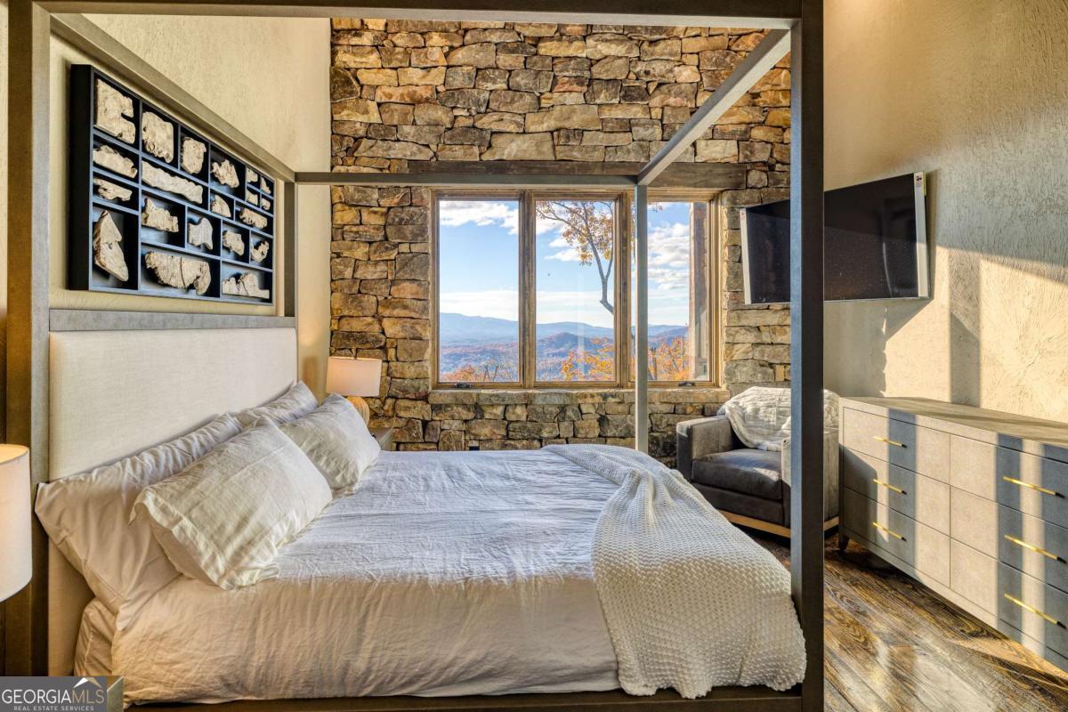 18 Wawayanda Drive Mineral Bluff GA 30559