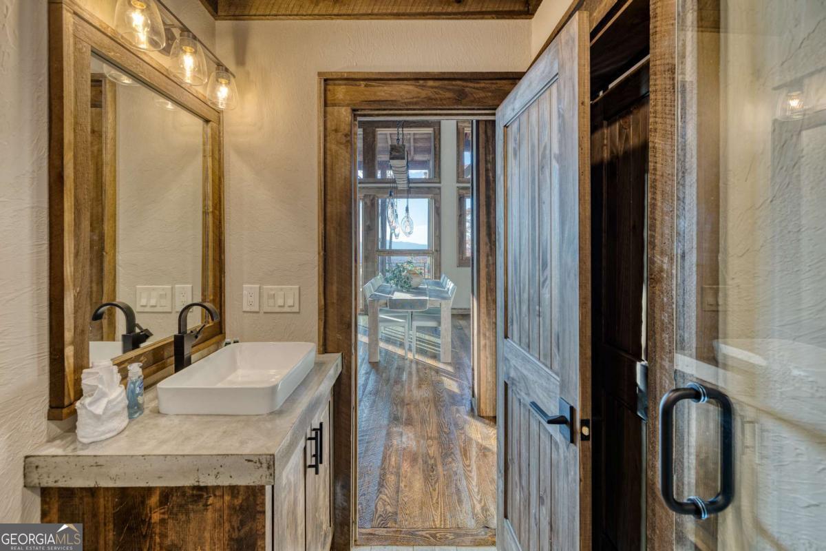 18 Wawayanda Drive Mineral Bluff GA 30559