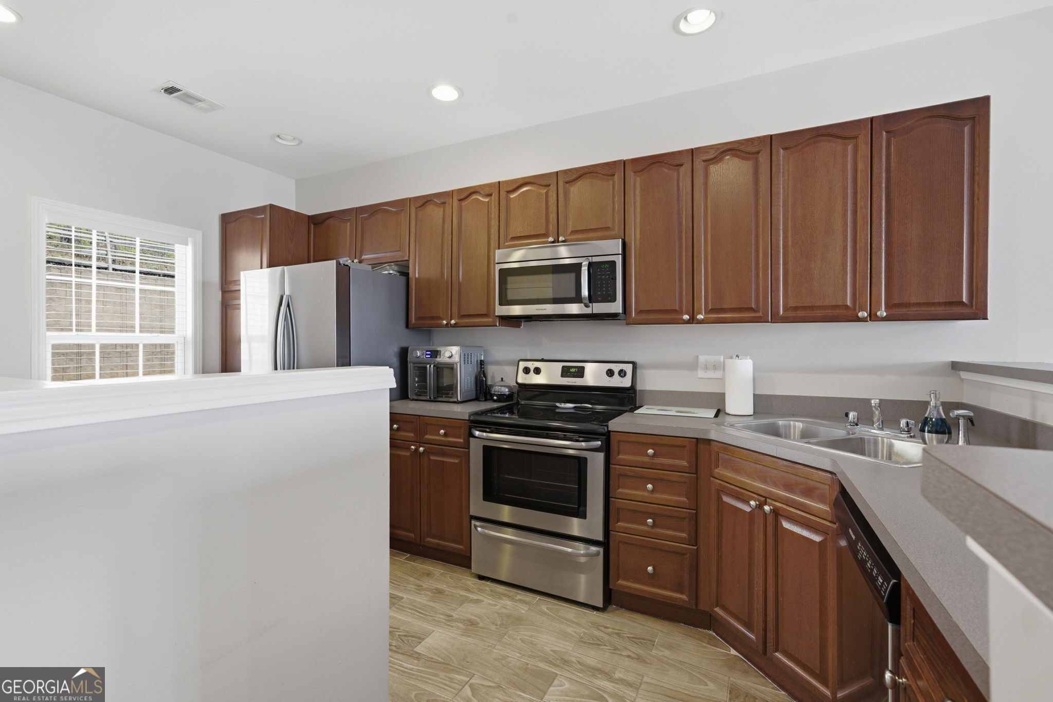 1984 Hoods Fort Circle NW Kennesaw GA 30144