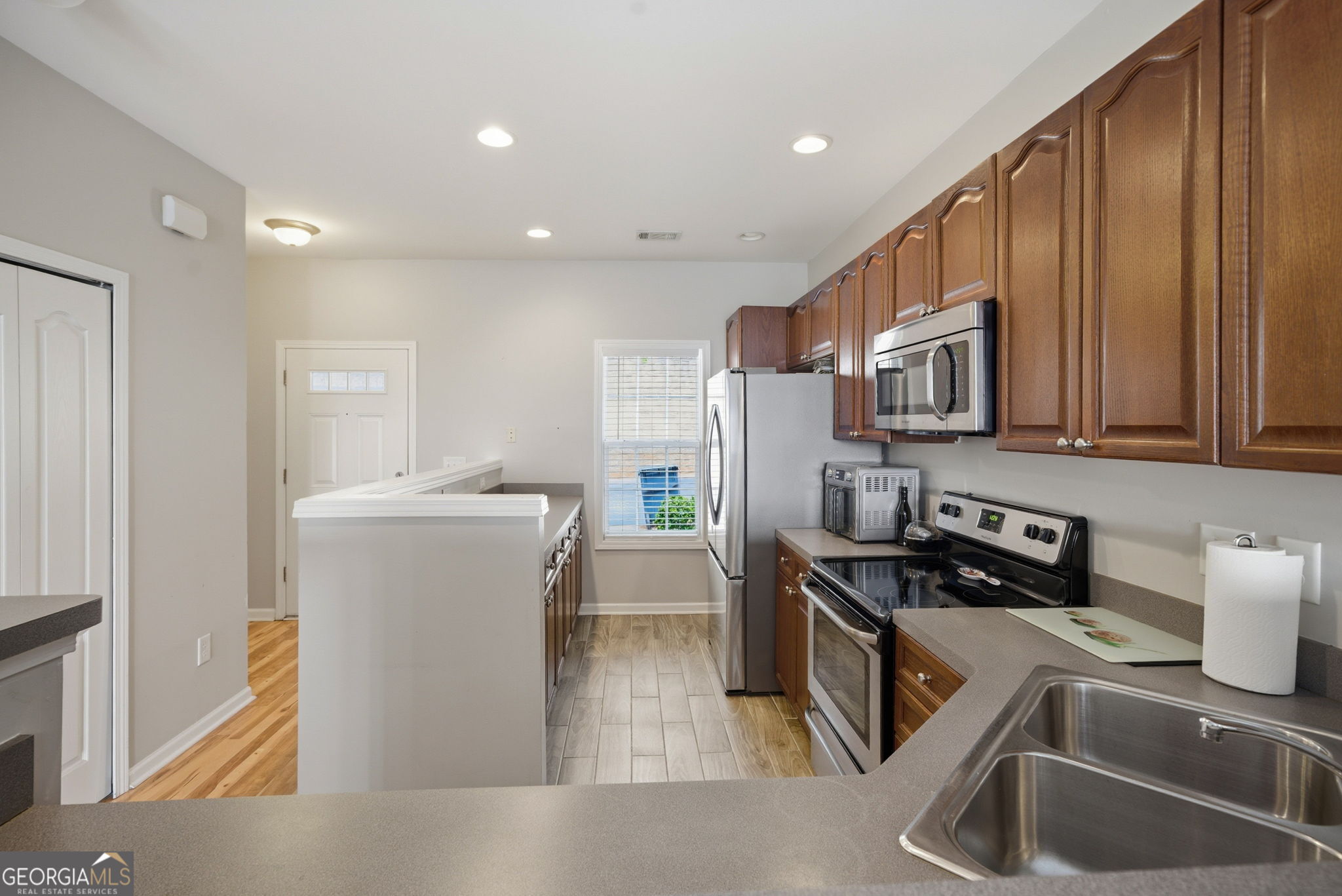 1984 Hoods Fort Circle NW Kennesaw GA 30144