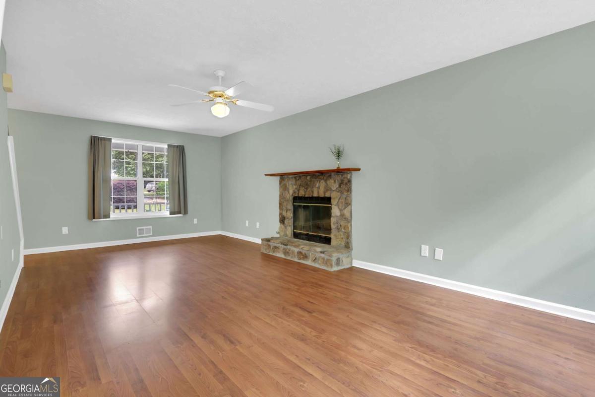 379 Creek Crossing Court Grayson GA 30017