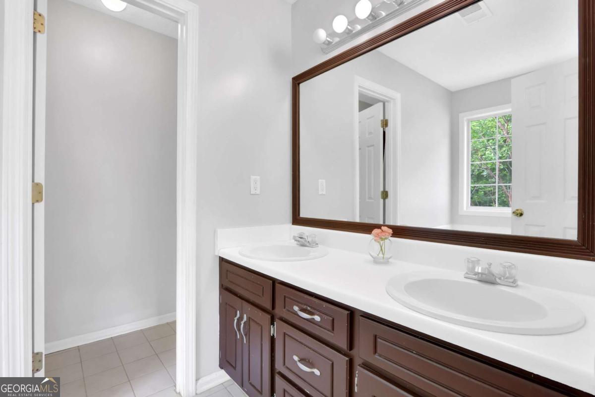 379 Creek Crossing Court Grayson GA 30017