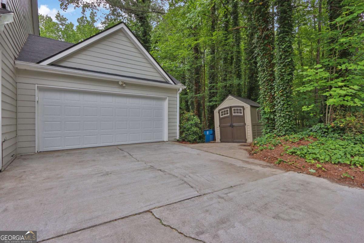 379 Creek Crossing Court Grayson GA 30017
