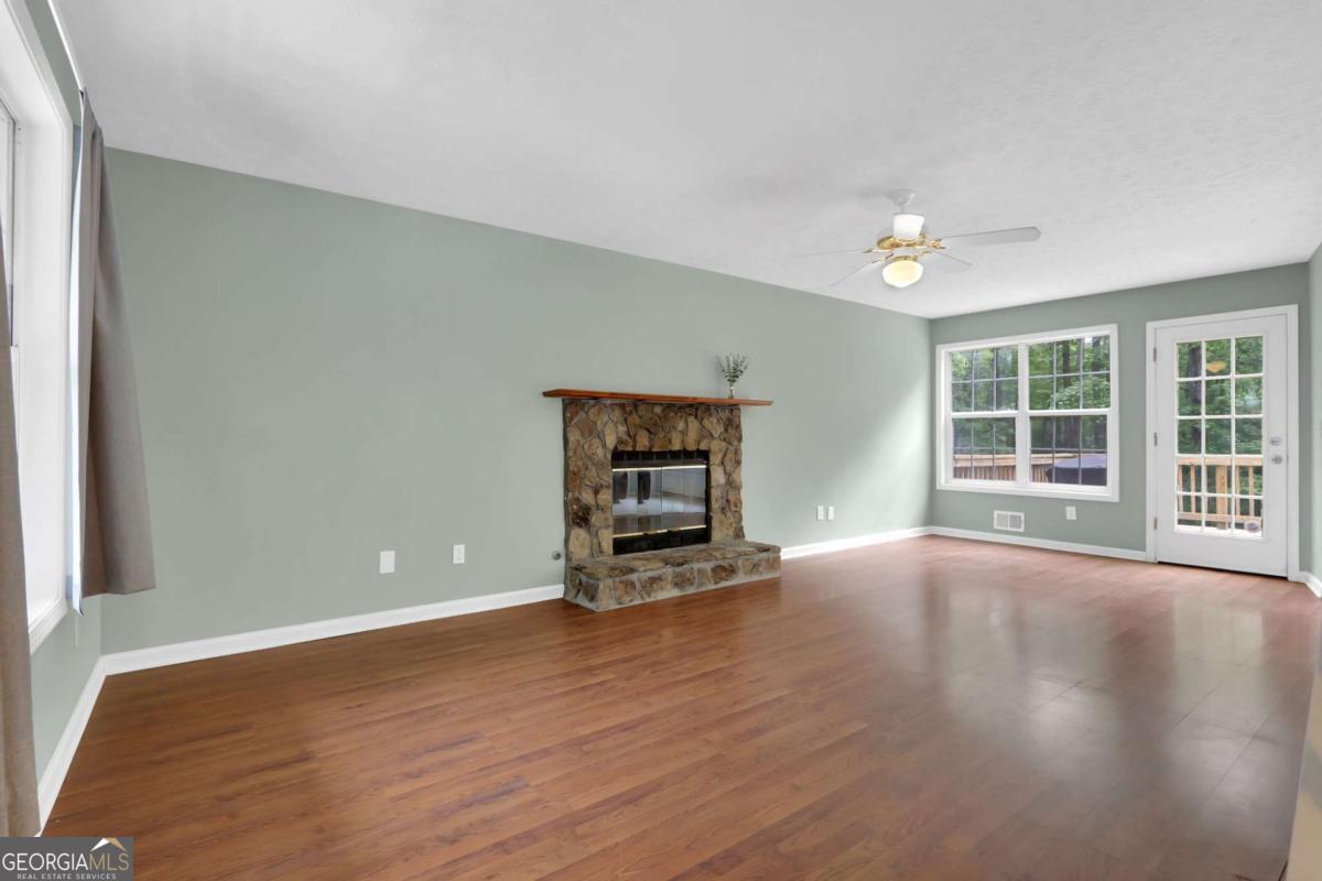 379 Creek Crossing Court Grayson GA 30017