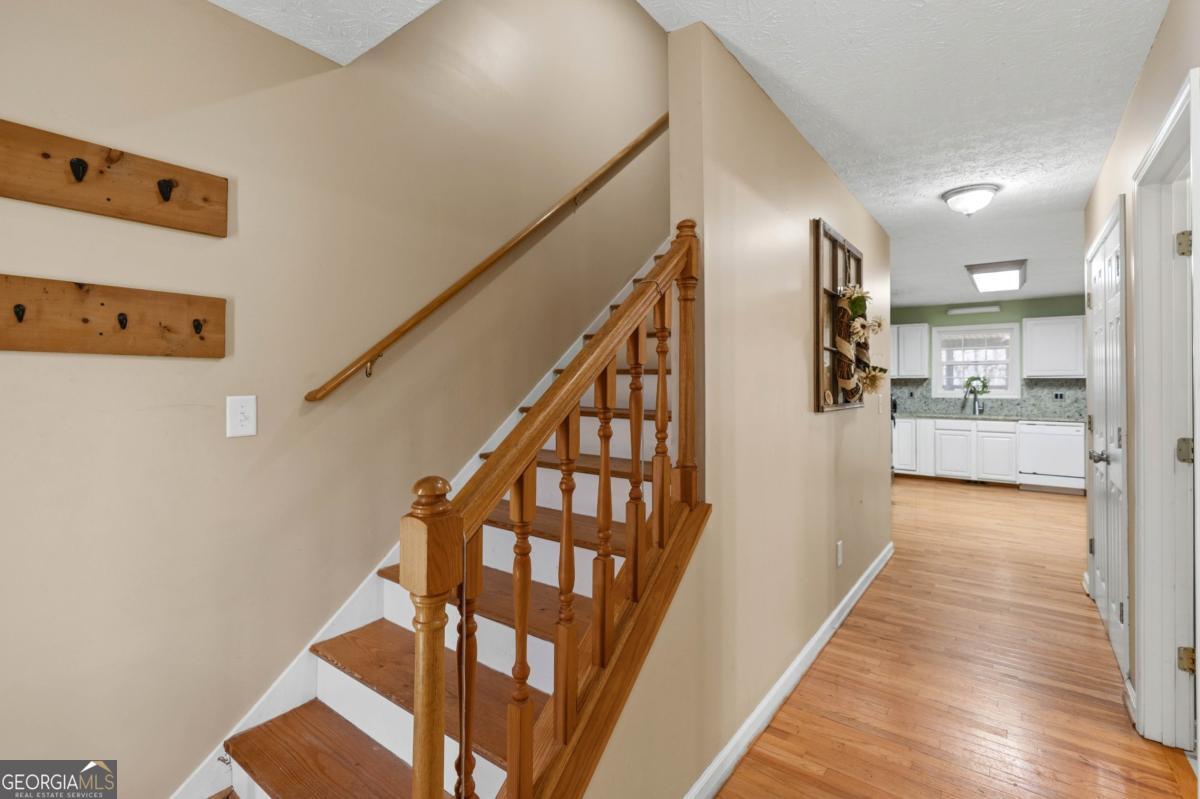 7540 County Line Road Lula GA 30554