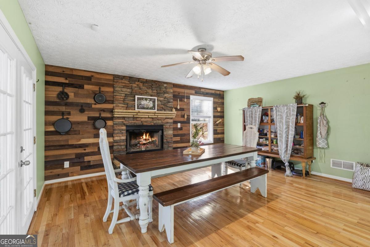 7540 County Line Road Lula GA 30554