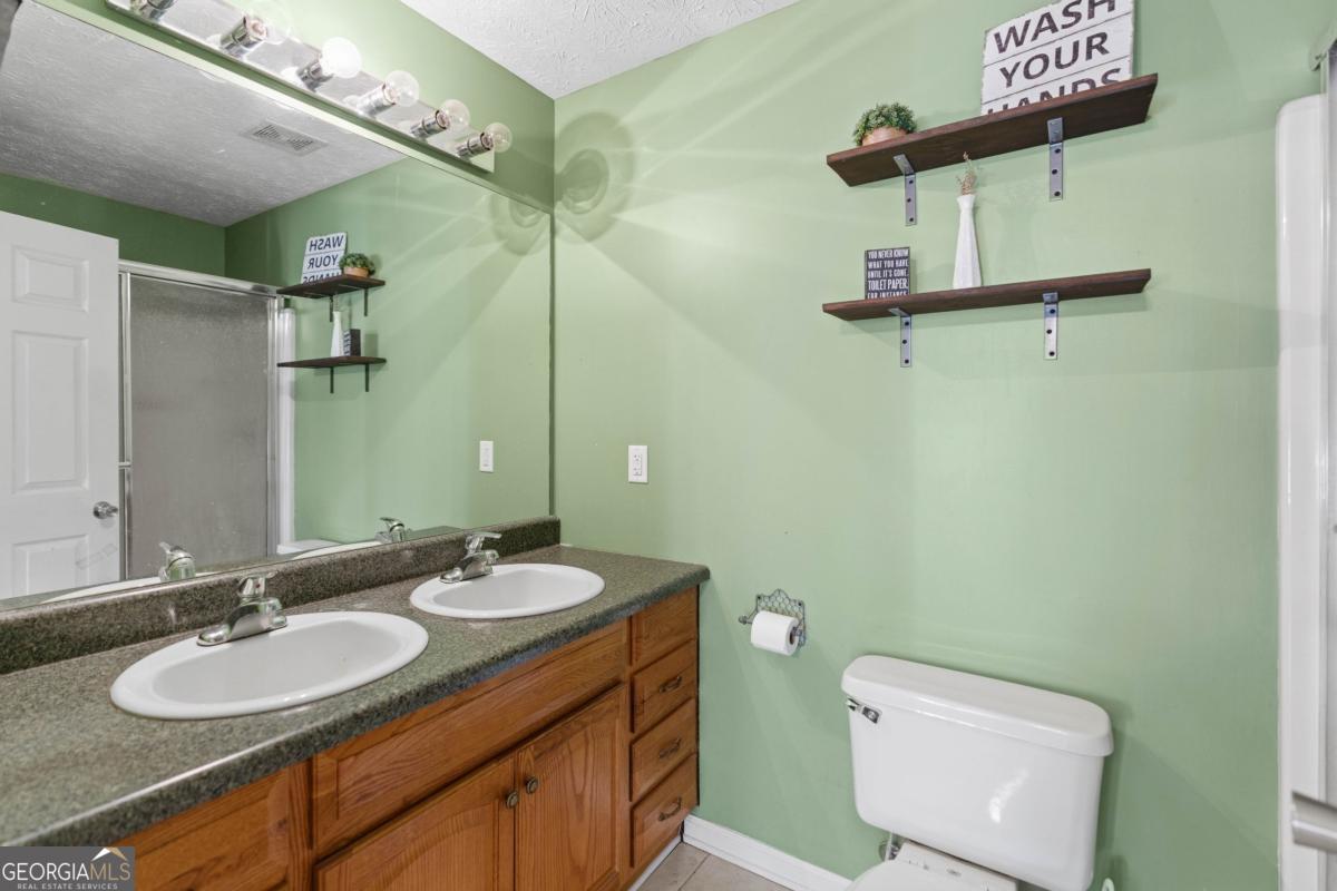 7540 County Line Road Lula GA 30554