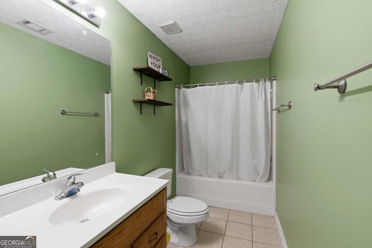 7540 County Line Road Lula GA 30554