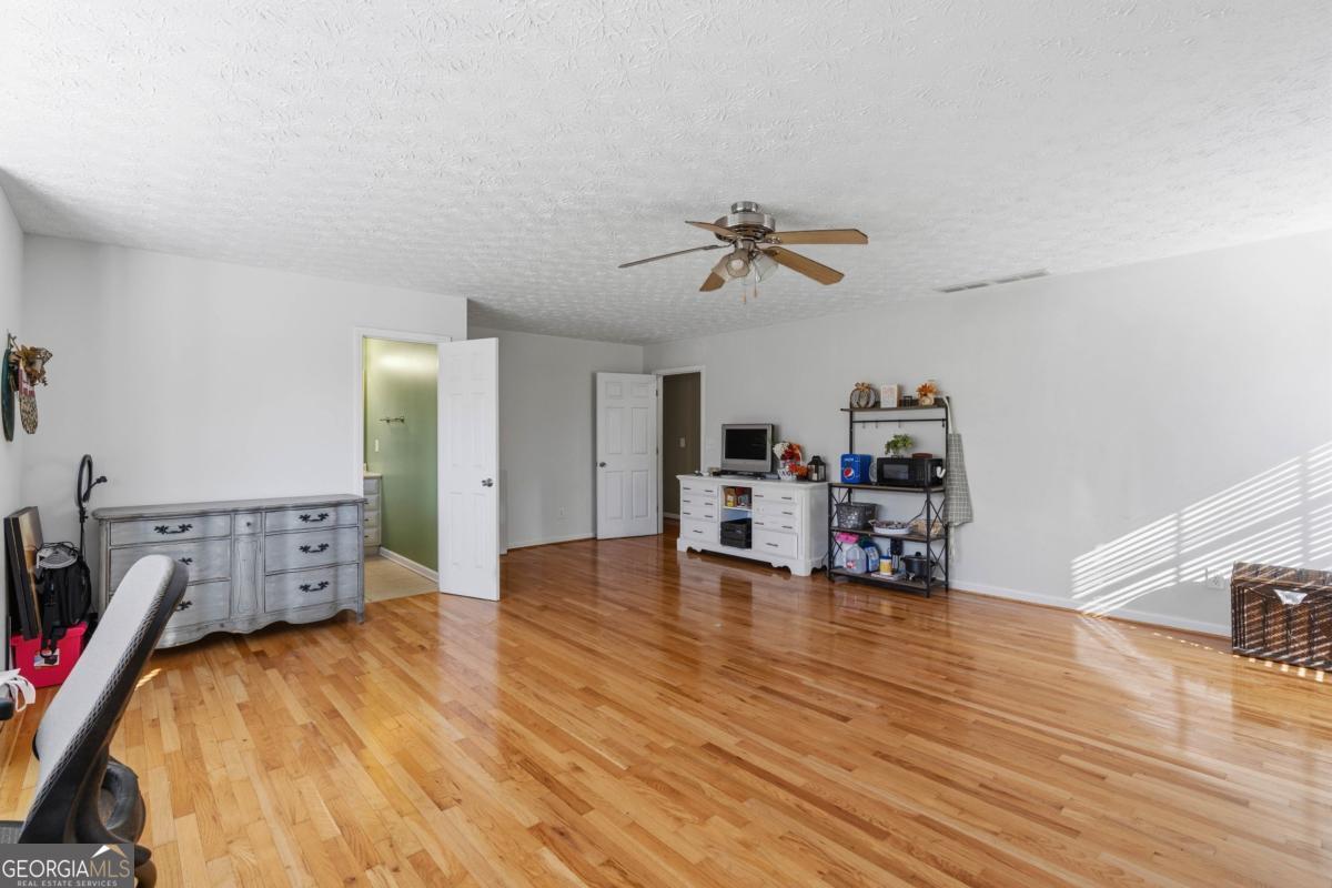 7540 County Line Road Lula GA 30554