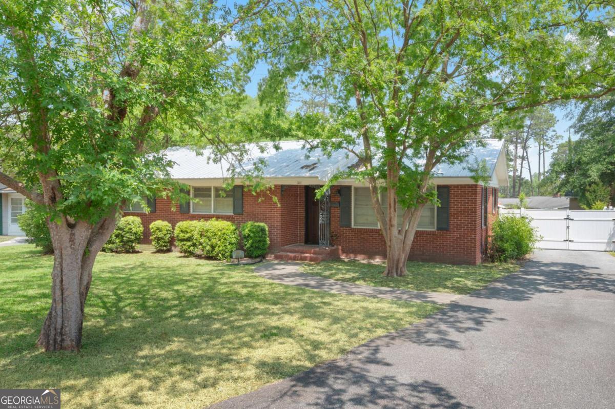1011 Cherokee Circle Waycross GA 31501