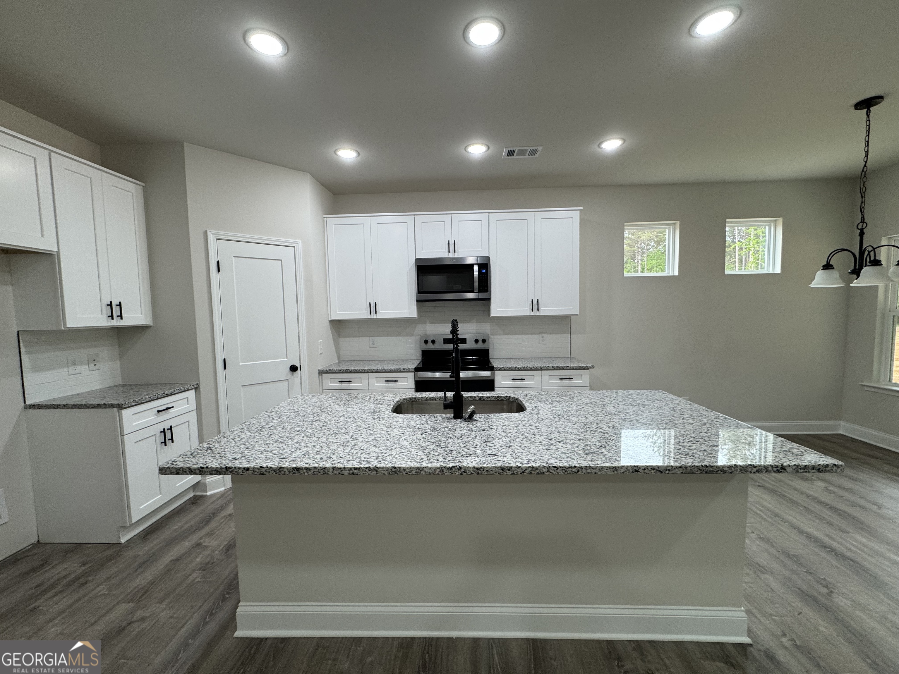 2113 N. Hicks Toccoa GA 30577