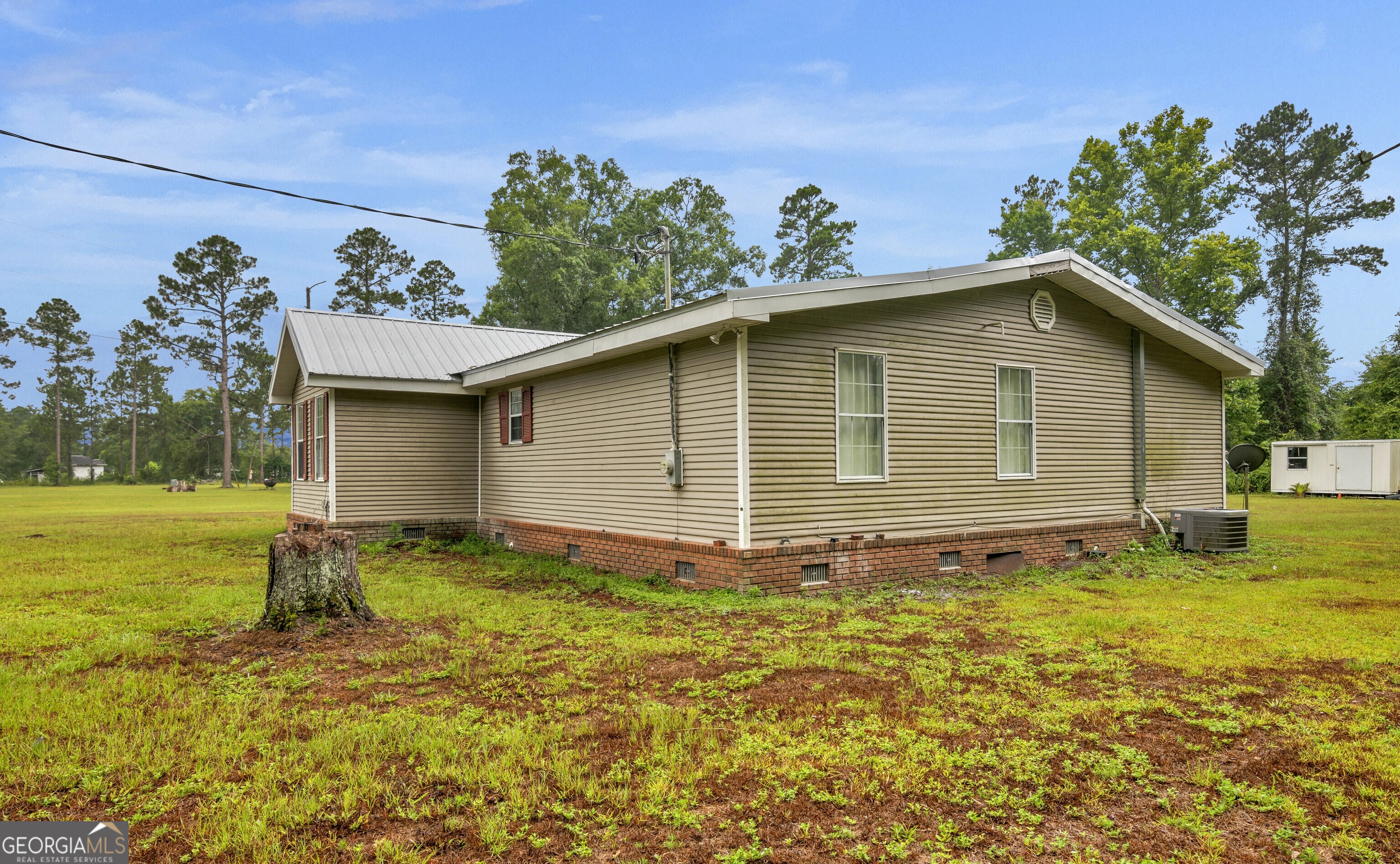 4240 White Tail Way Blackshear GA 31516