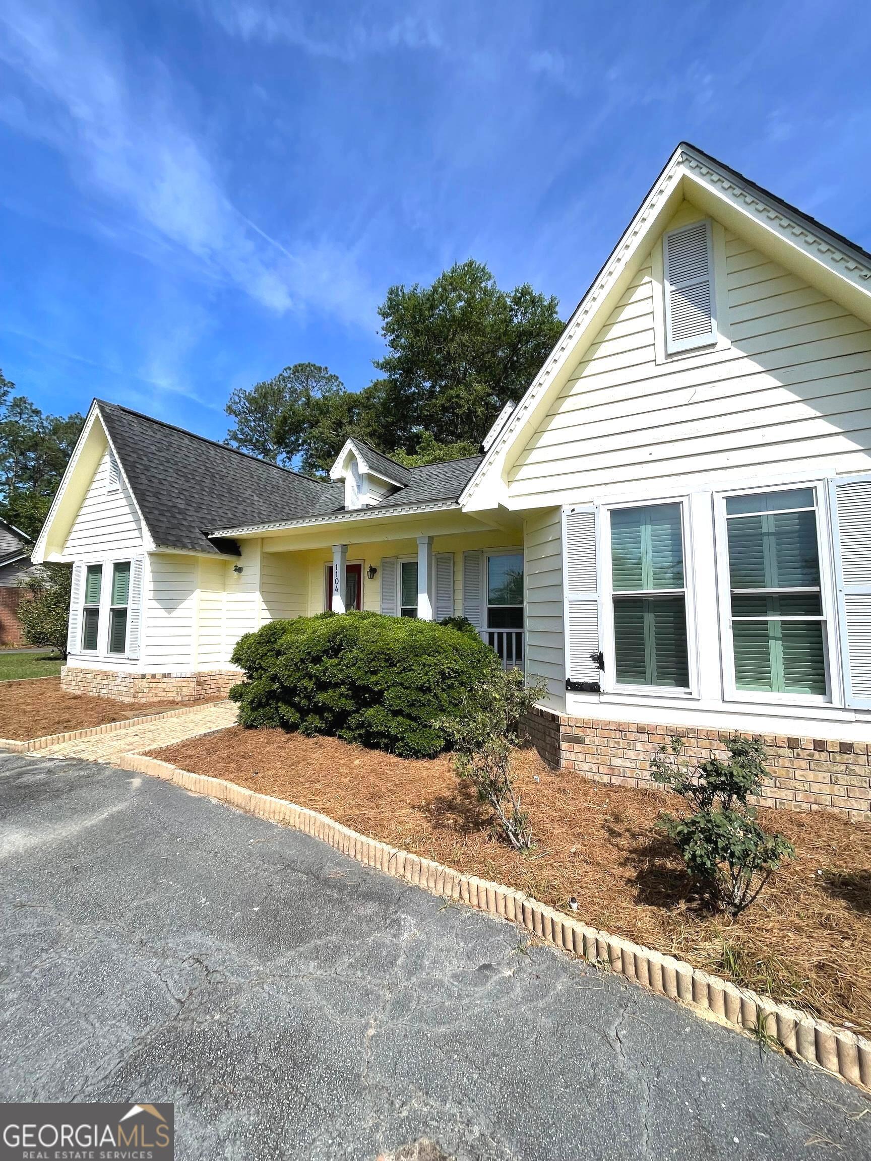 1104 Lakeview Drive Blackshear GA 31516