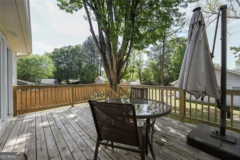 11 Parkmont Drive Roswell GA 30076