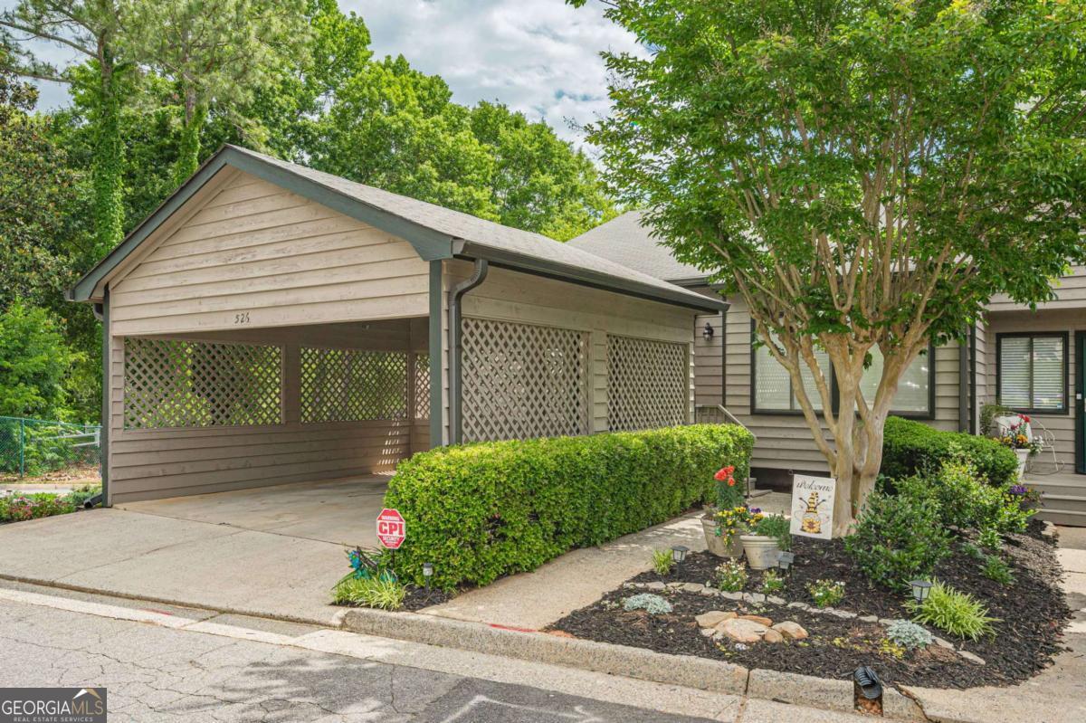 526 Gardenia Lane Marietta GA 30068