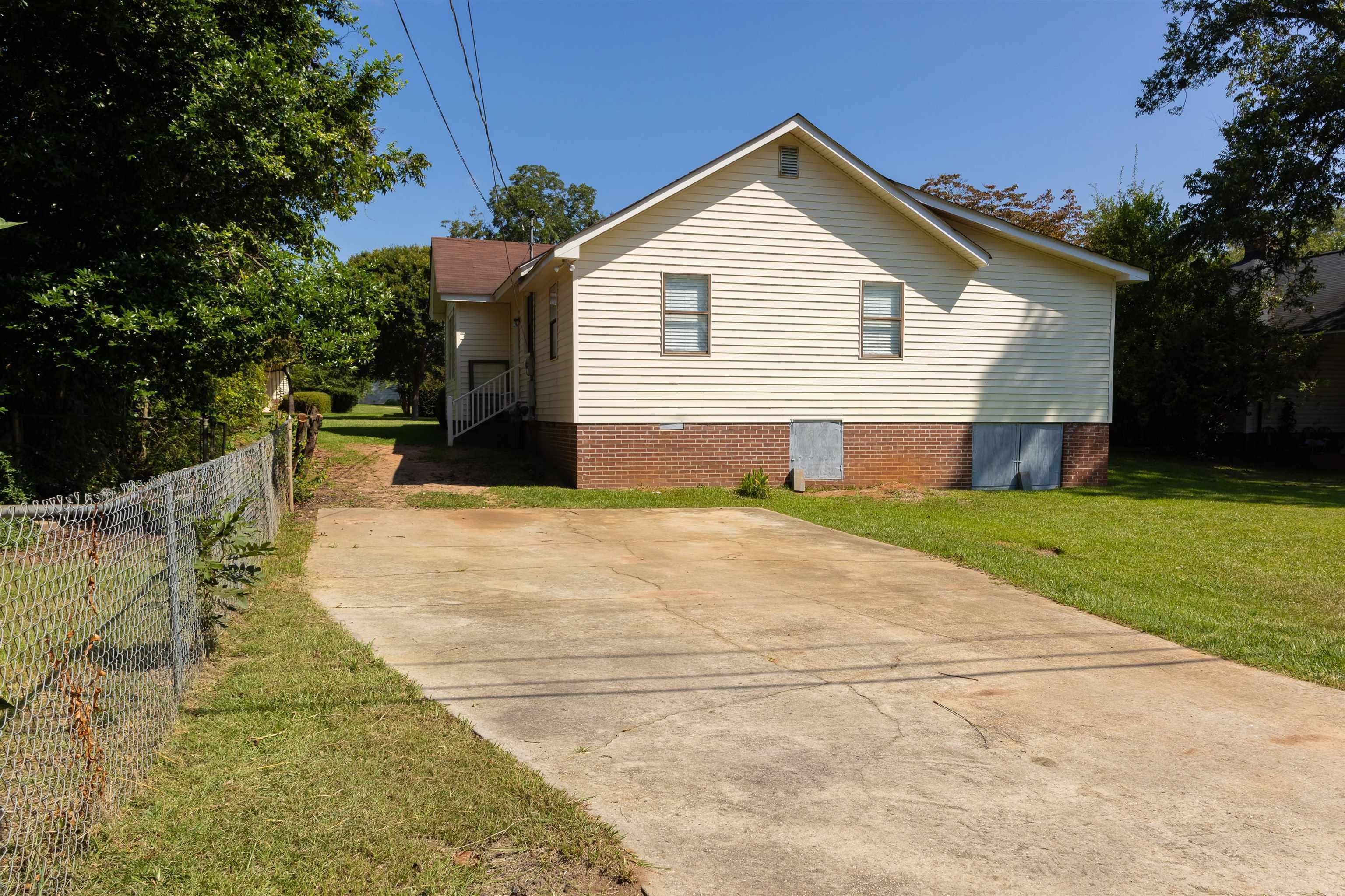 524 W Goodrich Avenue Thomaston GA 30286