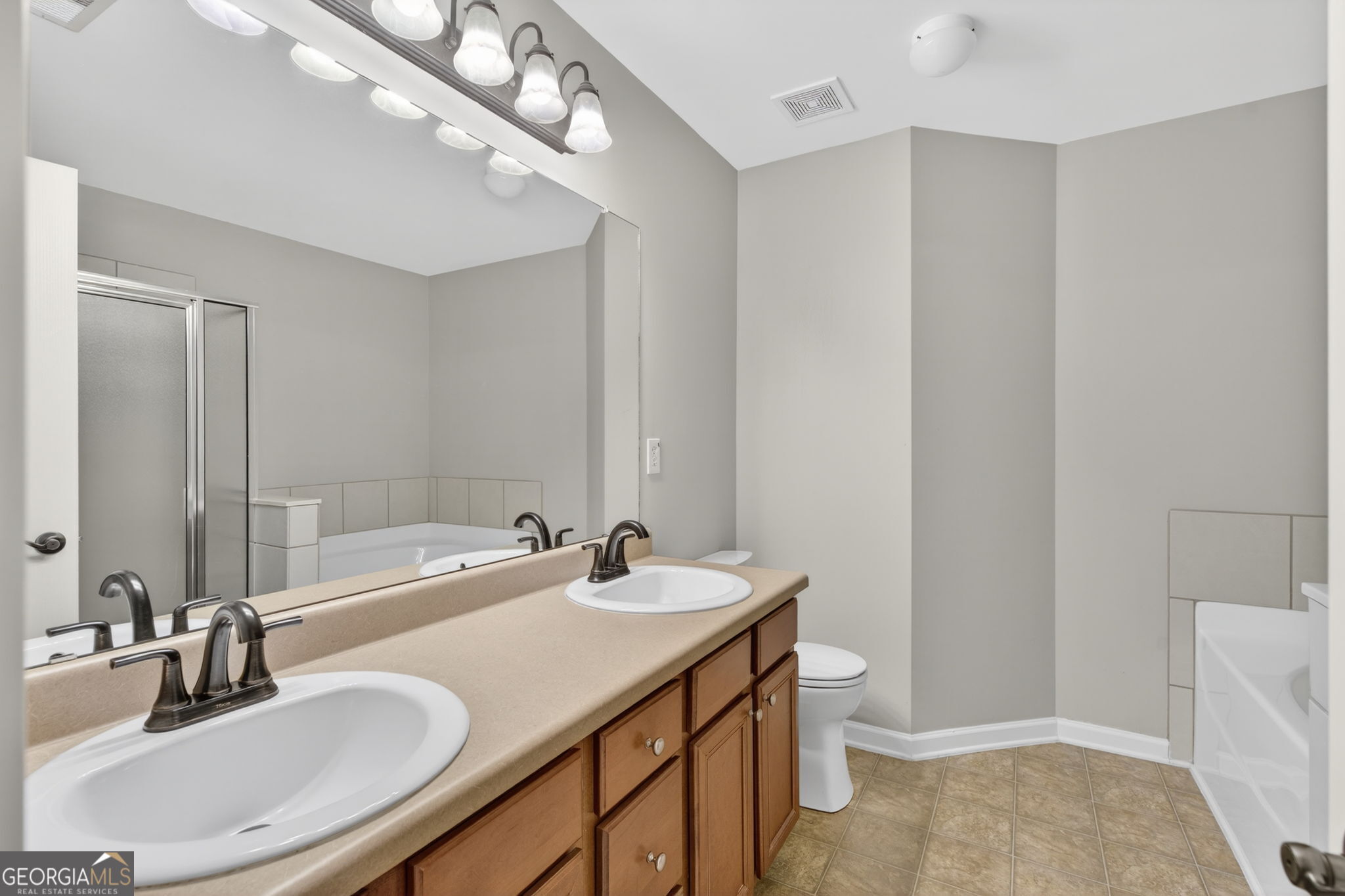 1186 Lake Point Way Suwanee GA 30024