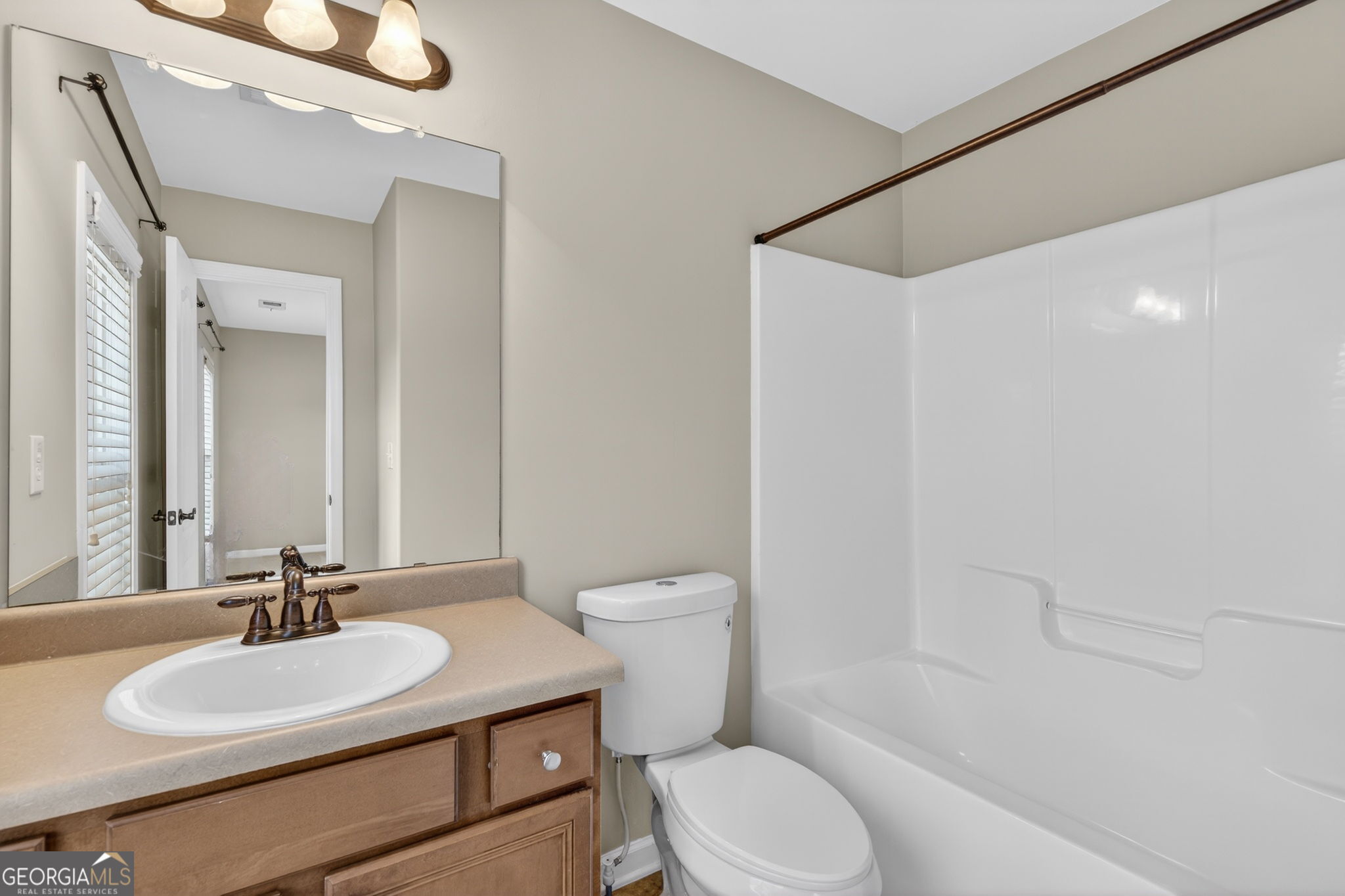 1186 Lake Point Way Suwanee GA 30024