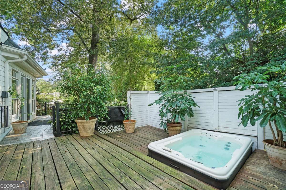 3061 Peachtree Drive NE Atlanta GA 30305