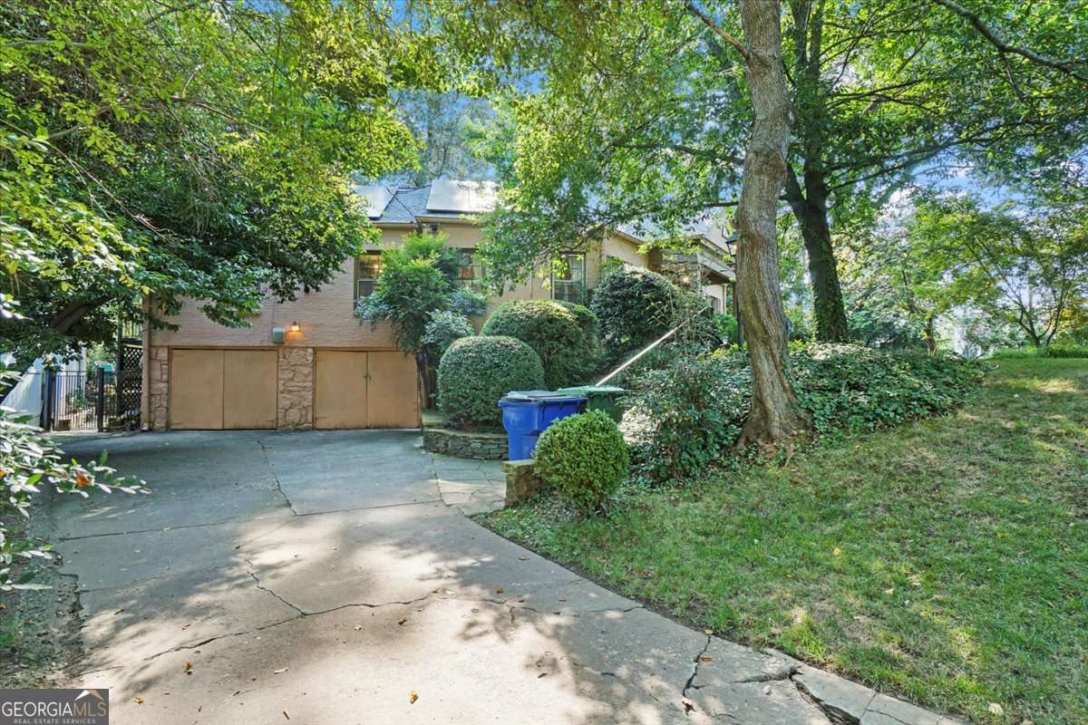 3061 Peachtree Drive NE Atlanta GA 30305